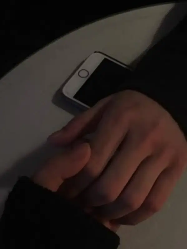 Chat with Дамир, the  character AI chatbot