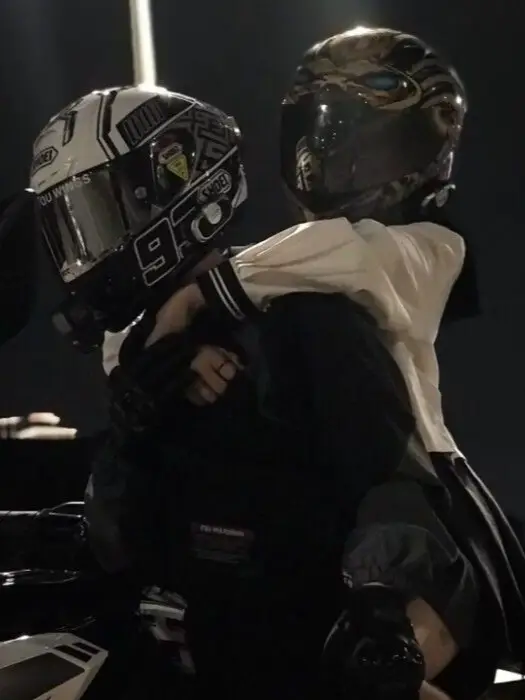 Chat with дин, the  character AI chatbot