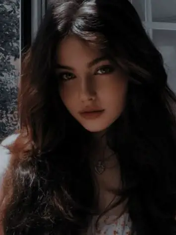 Chat with Katelyn Munson, the  character AI chatbot