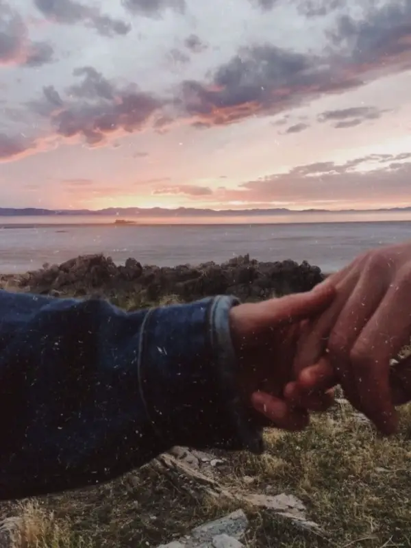 Chat with Амир, the  character AI chatbot