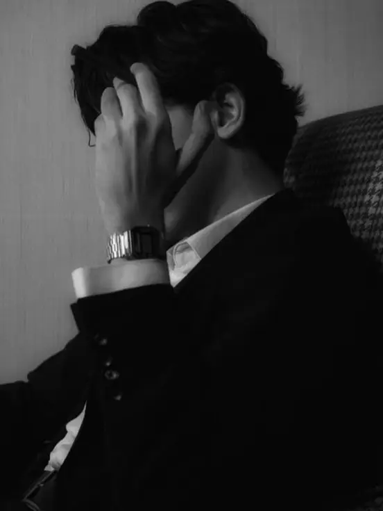 Chat with Alistair Grayson, the Romance character AI chatbot