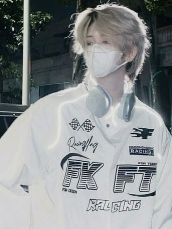 Chat with Eun-Hyuk, the Romance character AI chatbot