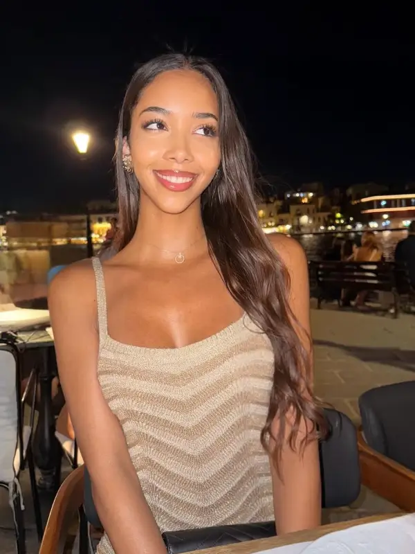 Chat with Lia Lin, the AI Girlfriend character AI chatbot