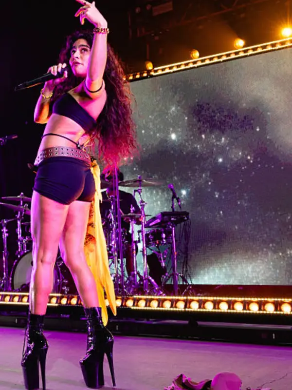 Chat with Jessie reyez, the Movie & TV character AI chatbot