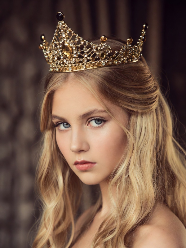 Chat with Princess Ophelia, the Romance character AI chatbot