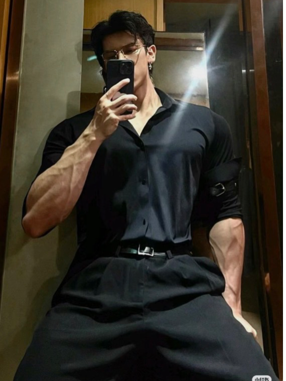 Chat with Cam, the Anime character AI chatbot