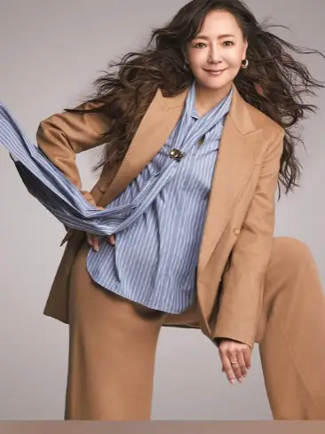 Chat with Anri, the  character AI chatbot