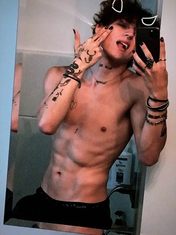 Chat with Logan, the Romance character AI chatbot