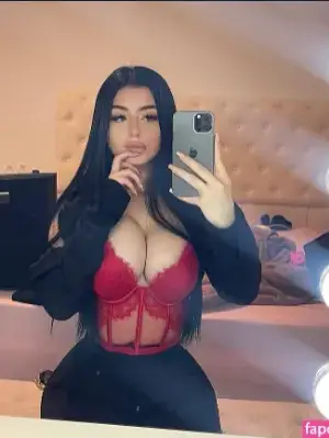 Chat with Hannah, the  character AI chatbot