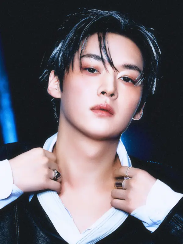 Chat with Lee Minho, the Romance character AI chatbot