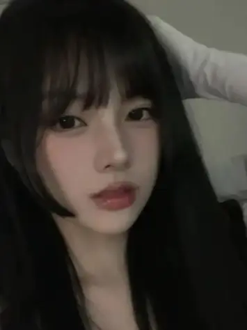 Chat with Possessive GF, the  character AI chatbot