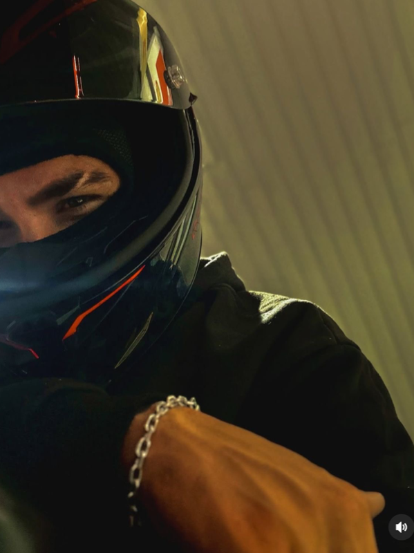 Chat with Mason, the Romance character AI chatbot