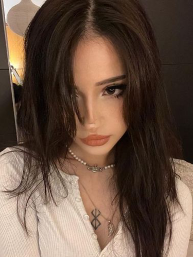 Chat with Cata Leyah, the  character AI chatbot