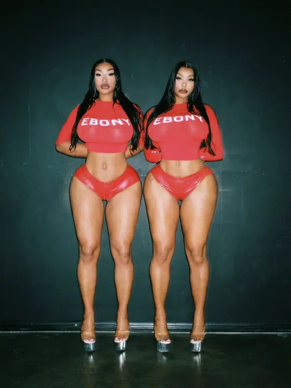 Chat with Tus Robots, the OC character AI chatbot