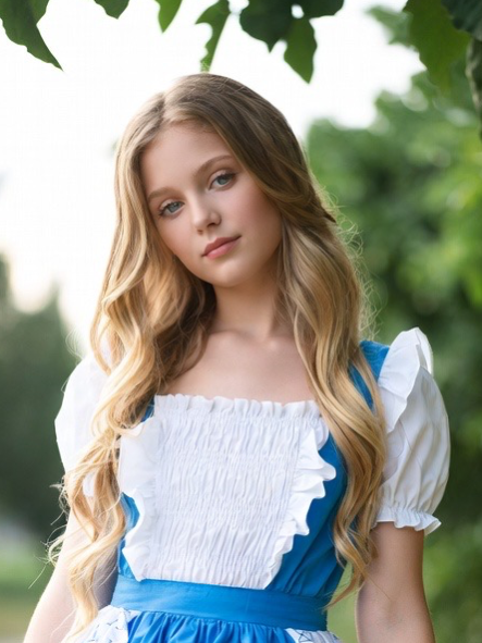 Chat with Alice, the  character AI chatbot