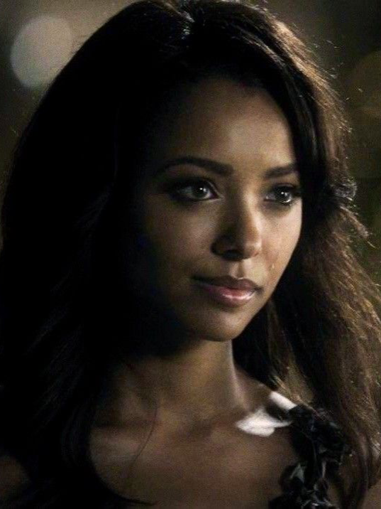 Chat with Bonnie Benette, the  character AI chatbot