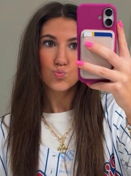 Chat with Isabel, the Romance character AI chatbot