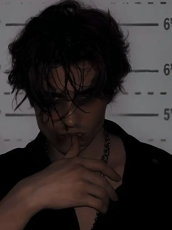 Chat with Isaiah Illiott, the  character AI chatbot