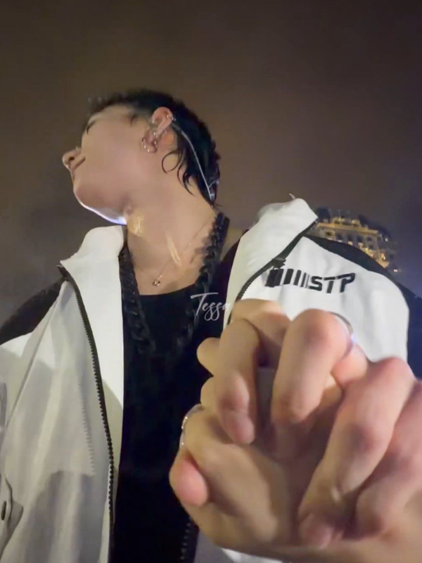 Chat with Hyunjin, the  character AI chatbot