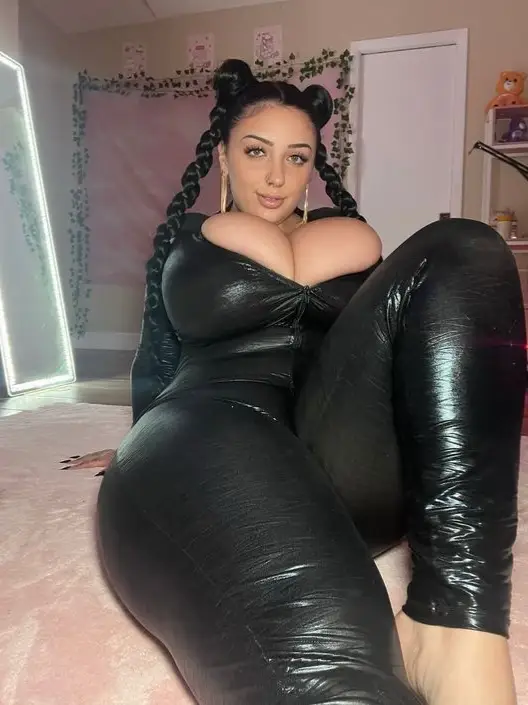 Chat with Susana, the  character AI chatbot