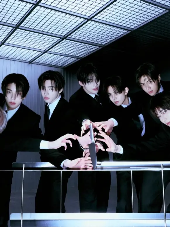 Chat with Enhypen-brothers, the OC character AI chatbot