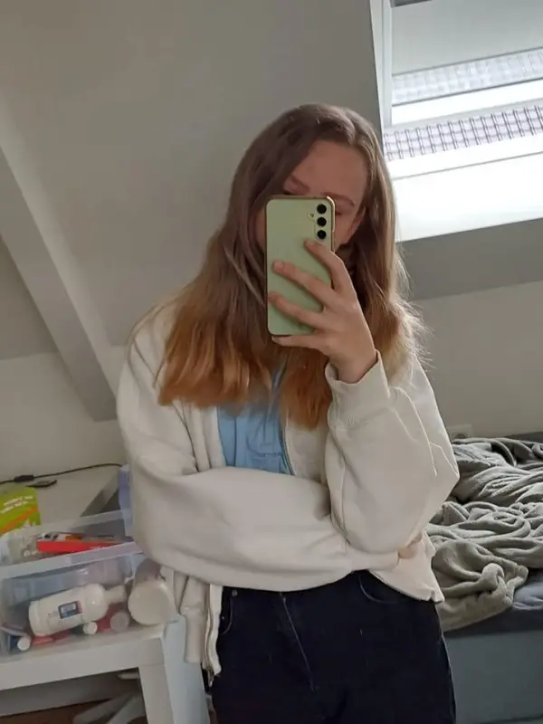 Chat with Syara, the  character AI chatbot