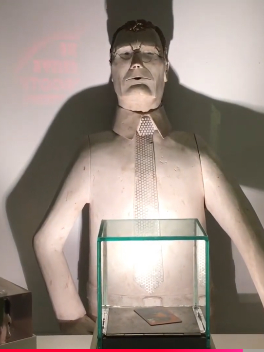 Chat with Is it art Nicolas Serota, the Anime character AI chatbot