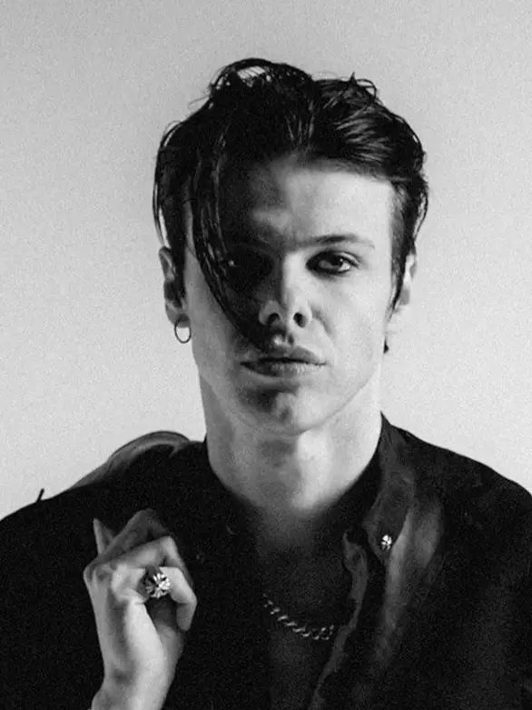 Chat with Yungblud, the Romance character AI chatbot