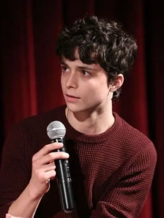 Chat with Dipper Pines, the Movie & TV character AI chatbot