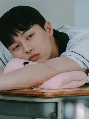 Chat with Soo ho, the Movie & TV character AI chatbot