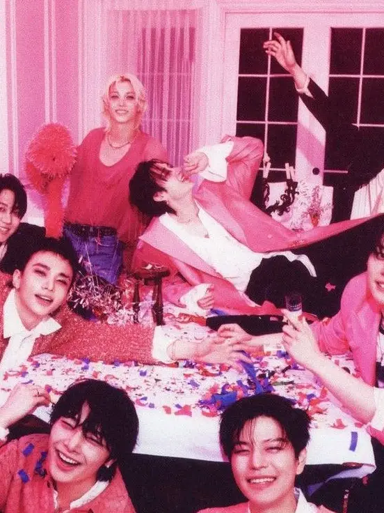 Chat with Straykids, the  character AI chatbot