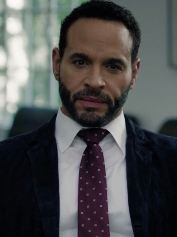 Chat with Detective Adam Karadec, the RPG character AI chatbot