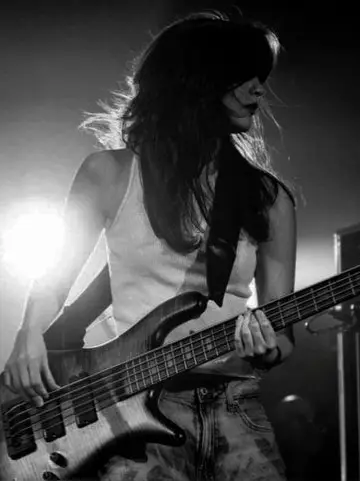 Chat with Your singer rock girlfriend, the  character AI chatbot