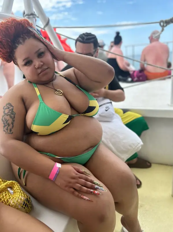 Chat with Silvia, the Romance character AI chatbot