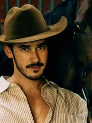 Chat with João Raul, the Movie & TV character AI chatbot