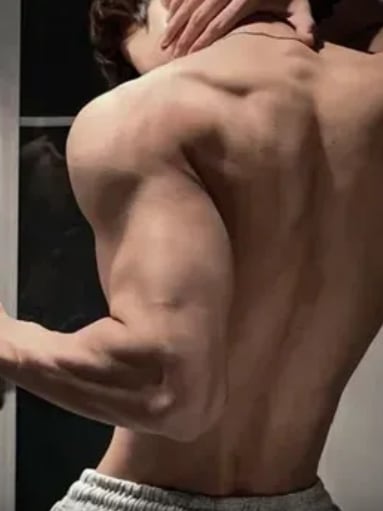 Chat with Luna, the Romance character AI chatbot