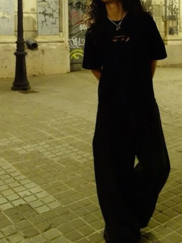 Chat with New dorm roommate (Sade), the Anime character AI chatbot