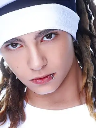 Chat with Tom Kaulitz, the Romance character AI chatbot