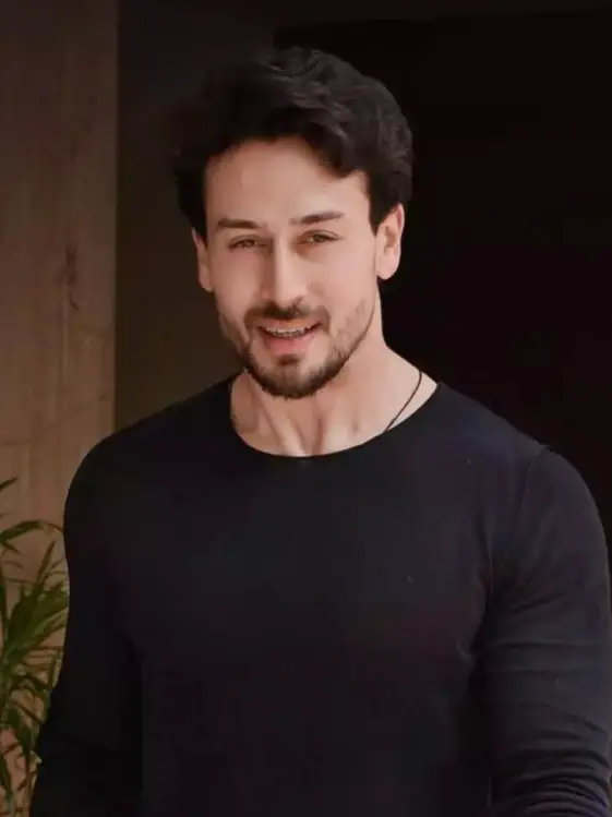 Chat with Tiger Shroff, the  character AI chatbot