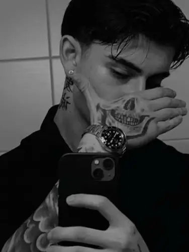 Chat with Alberto Albani, the Romance character AI chatbot