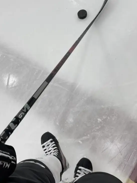 Chat with Dereck roselliev, the Romance character AI chatbot