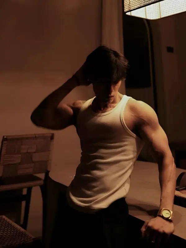 Chat with Ezra Flynn, the Valentine Story character AI chatbot