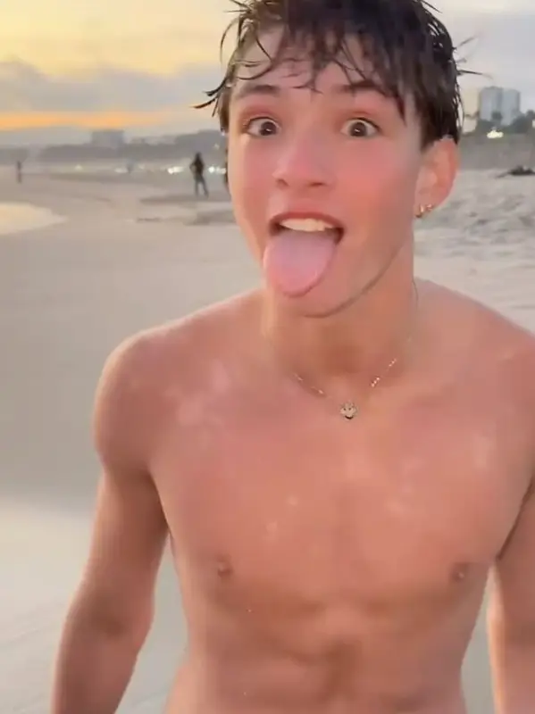 Chat with brooks Harvey, the  character AI chatbot