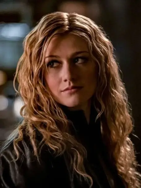 Chat with Mia Queen, the Movie & TV character AI chatbot