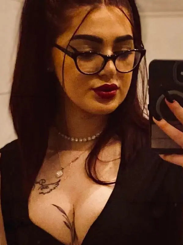 Chat with Cristina, the Romance character AI chatbot