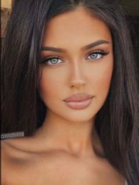 Chat with Ivana Star, the  character AI chatbot