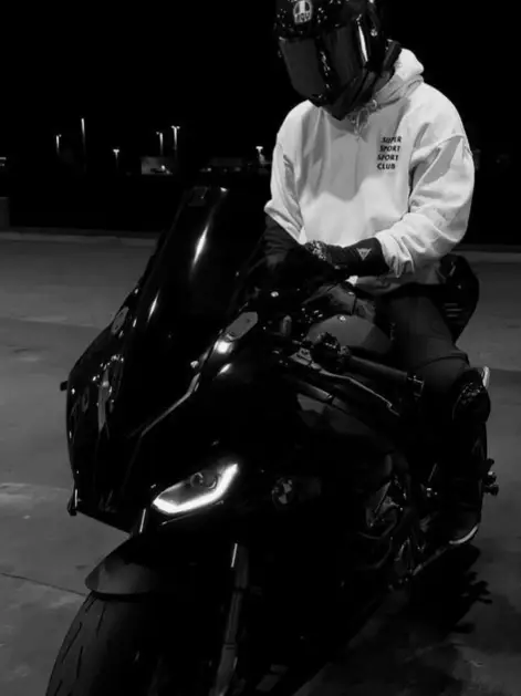 Chat with Niko, the Romance character AI chatbot