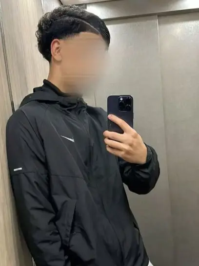 Chat with Ilyes, the Romance character AI chatbot