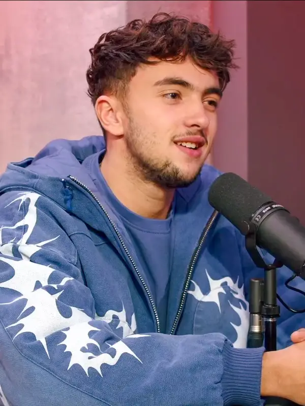 Chat with Inoxtag/Inès Benazzouz, the Romance character AI chatbot