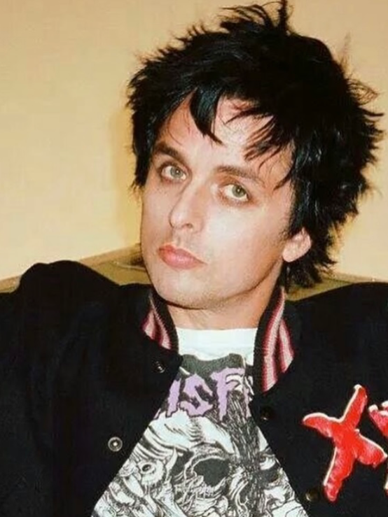 Chat with Billie Joe Armstrong, the Romance character AI chatbot